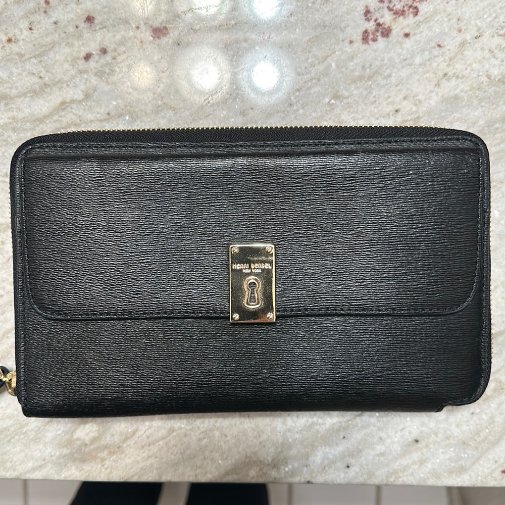 Henri Bendel XL wallet/clutch
